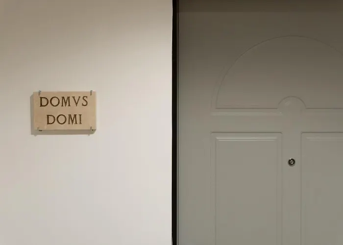 Domus Domi Barberini Sq.