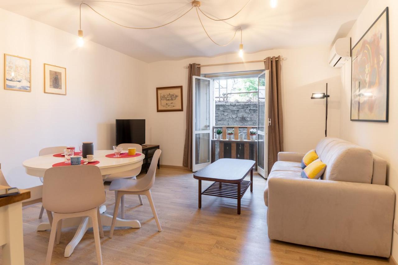 Domus Domi Barberini Sq. Apartment
