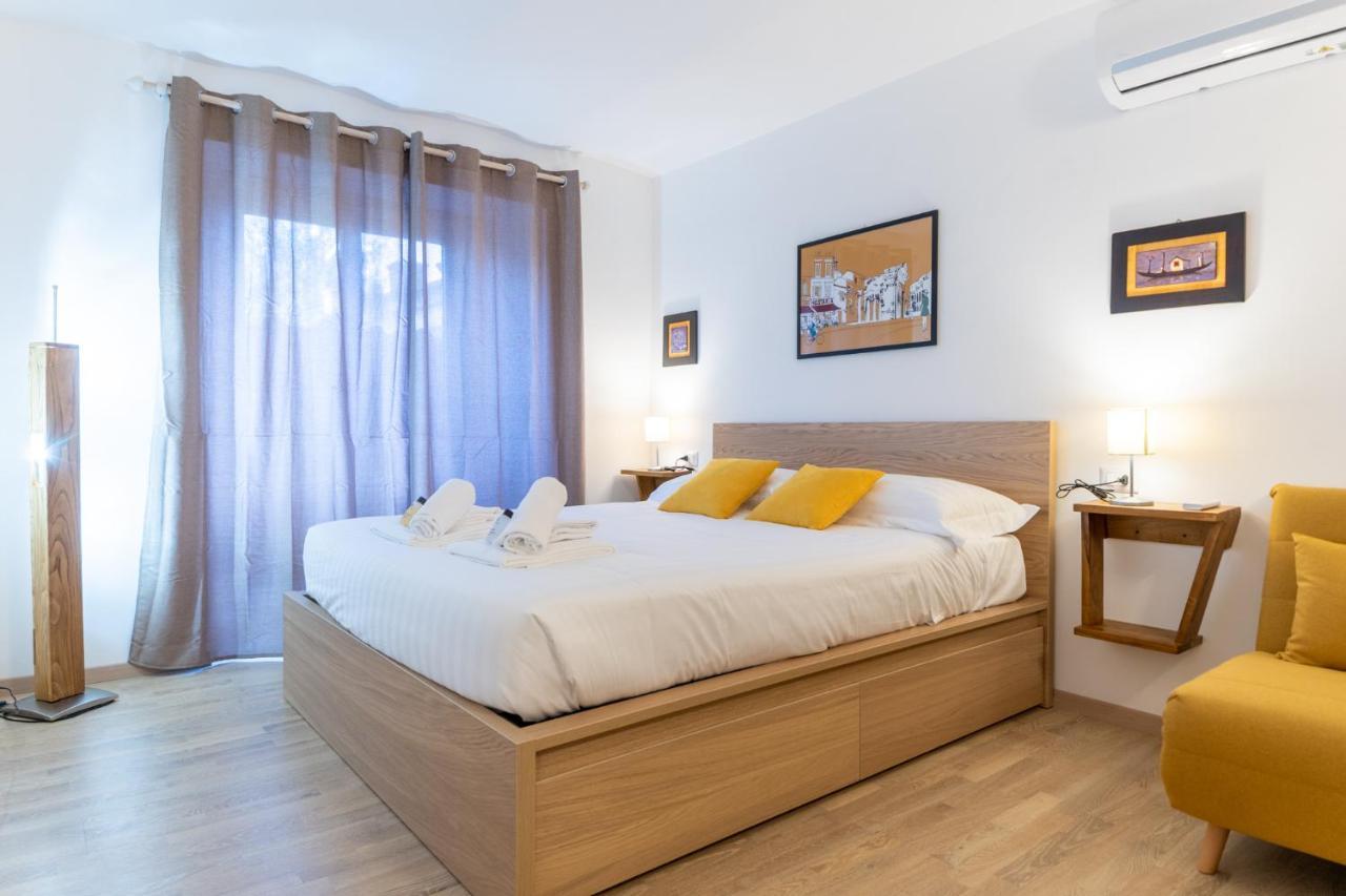 Apartment Domus Domi Barberini Sq.