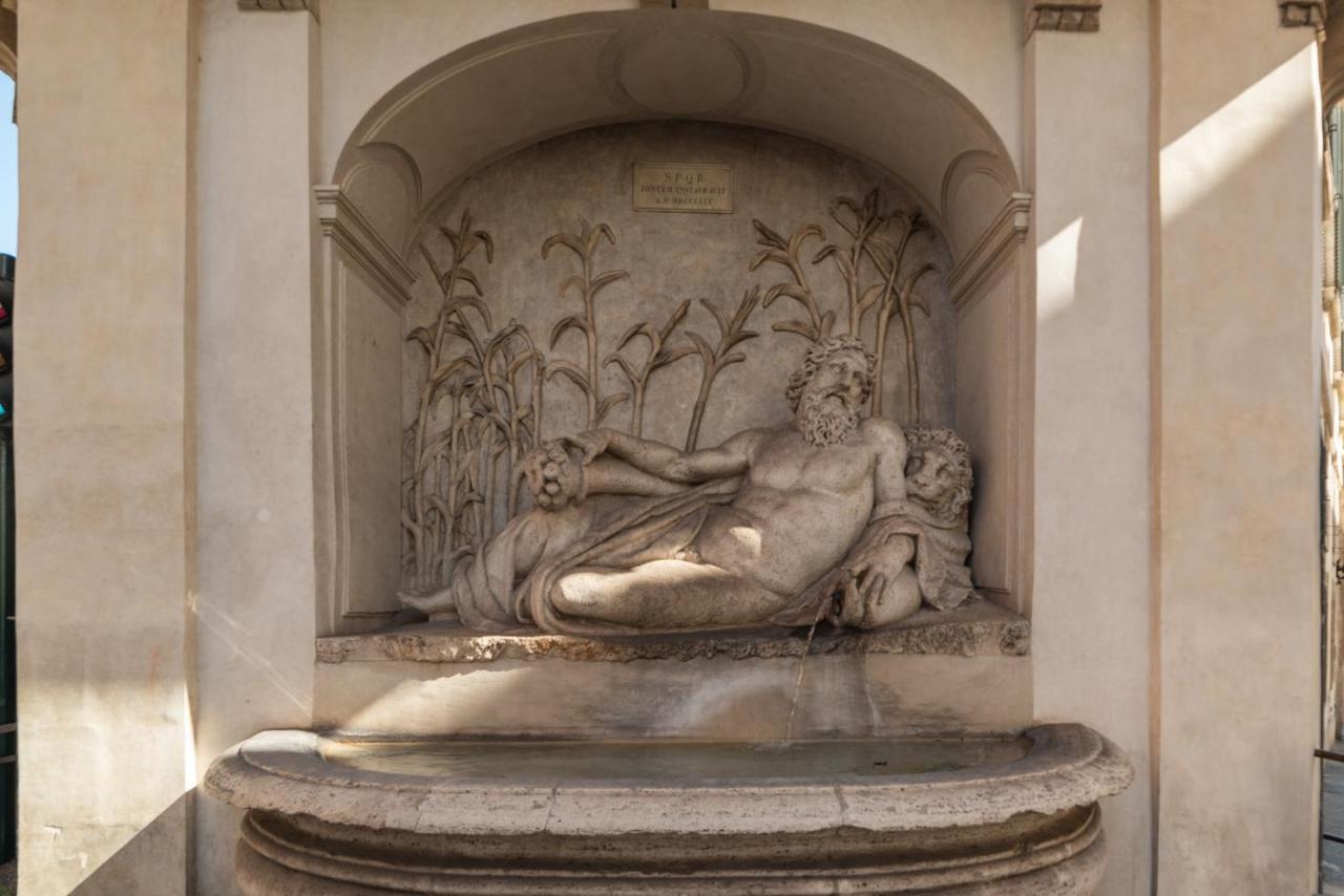 Domus Domi Barberini Sq. Apartment *