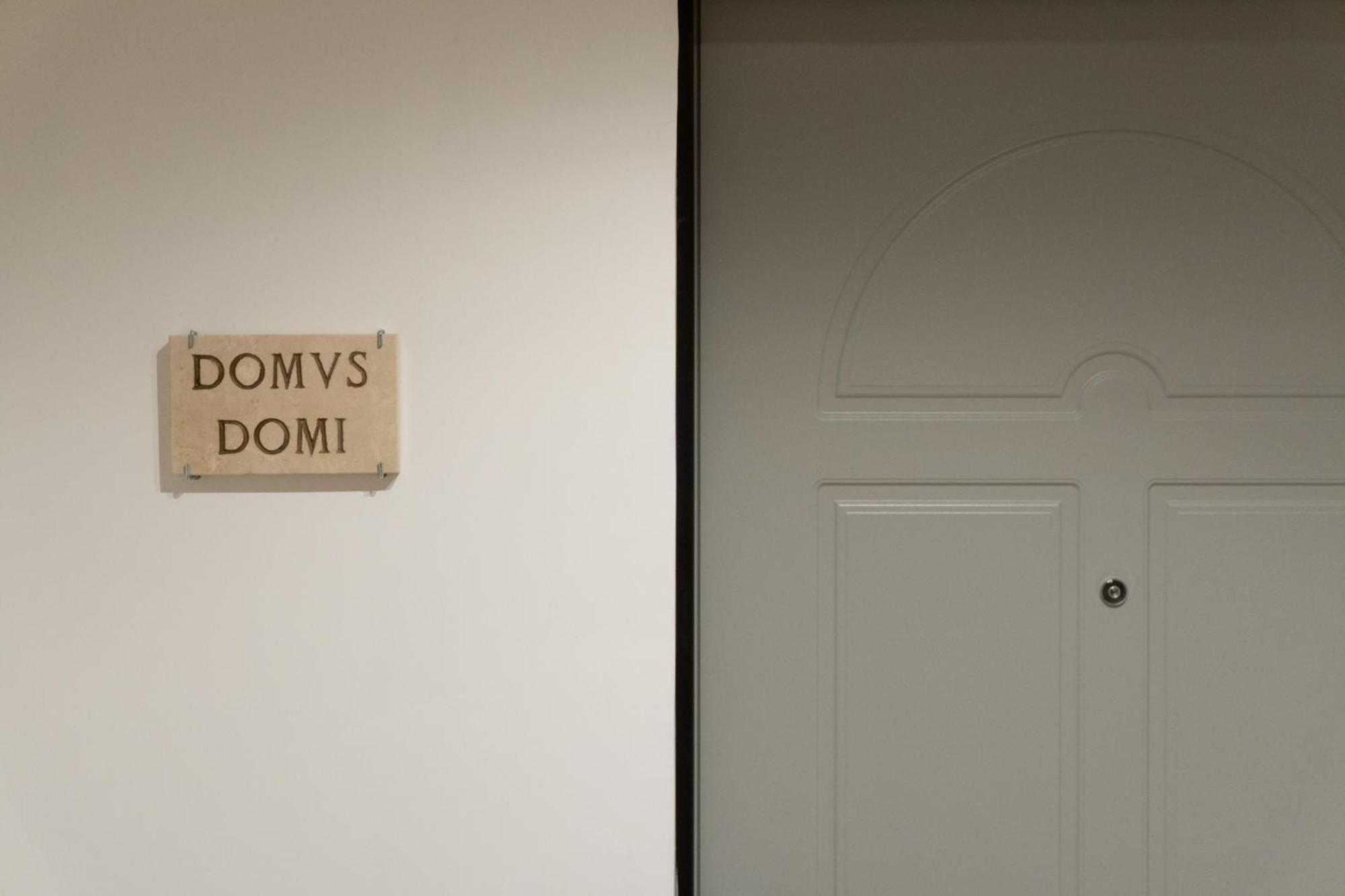 Domus Domi Barberini Sq. Apartment *